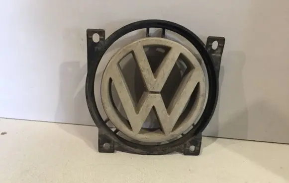 Volkswagen PASSAT B3 Manufacturer badge logo/emblem 357853601E 357853601