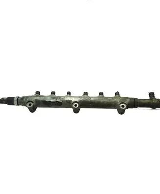 Volvo V70 Fuel main line pipe 8658252