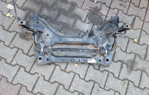 Nissan Qashqai Front axle beam 