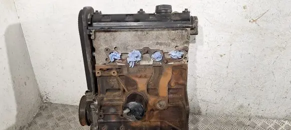 Volkswagen Golf III Engine 032103373D 032103021