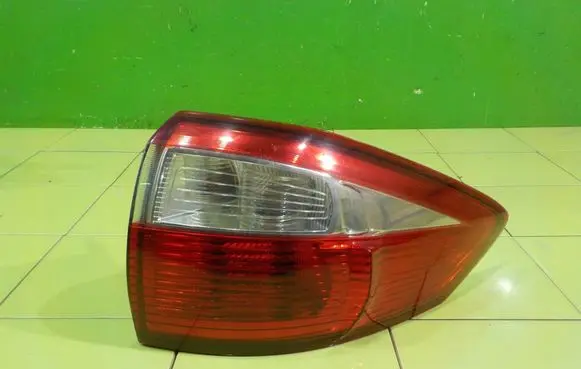 Ford C-MAX II Rear/tail lights 89502670