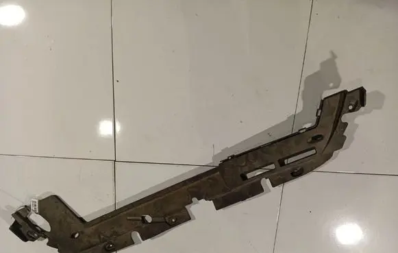 Toyota Auris 150 Engine bonnet/hood lock trim molding
