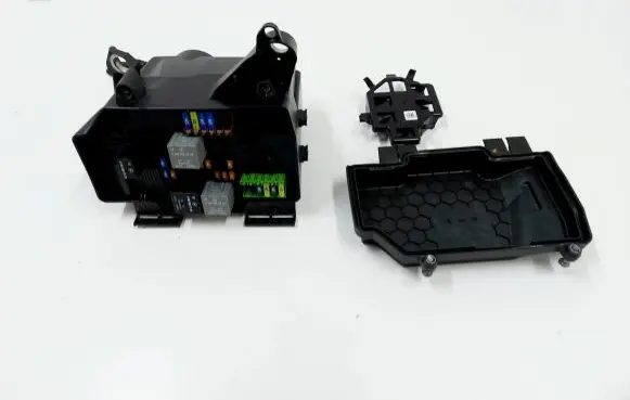 Mercedes-Benz GLC X253 C253 Fuse box cover A2139063202