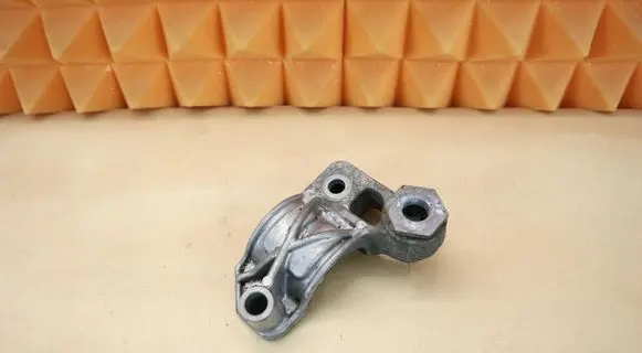Mercedes-Benz CLS C219 Sway bar bush bracket, front 2113231126 A2113231126