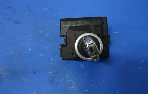 Mercedes-Benz C W205 Ignition lock A2059008010