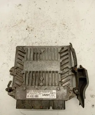 Ford Focus Engine control unit/module 4M5112A650JH 5WS40303HT