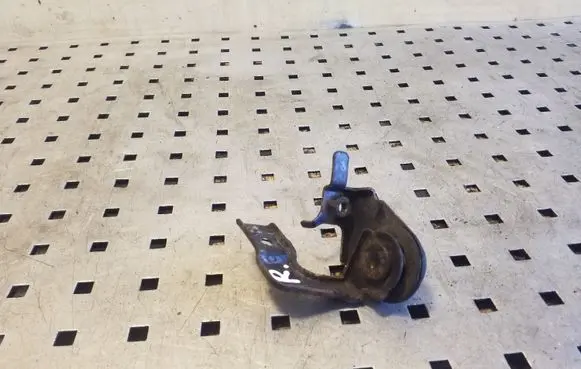 Radiator mount bracket