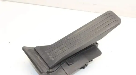Mazda 3 II Accelerator throttle pedal GHP941600A