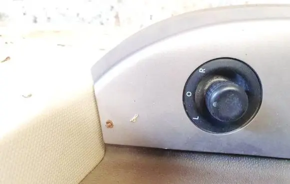 Chrysler Sebring (ST-22 - JR) Wing mirror switch