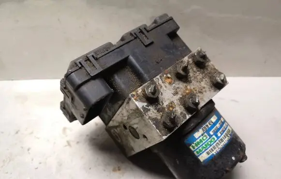 Hyundai Santa Fe ABS Pump 9566026500 5890026150