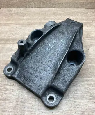BMW 5 F10 F11 Engine mounting bracket 6777623 13992010