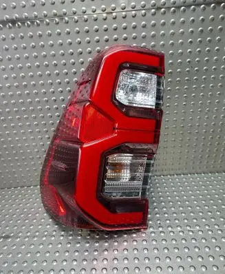 Toyota Hilux VIII Rear/tail lights S27730311