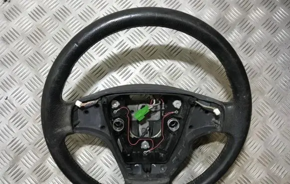 Volvo V50 Steering wheel 8687335