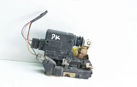 Renault Laguna I Front door lock