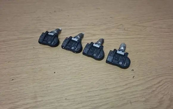 BMW X1 F48 F49 Tire pressure sensor 6855539