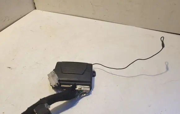 Audi A4 S4 B5 8D Alarm control unit/module E2297RA0103516 0103516