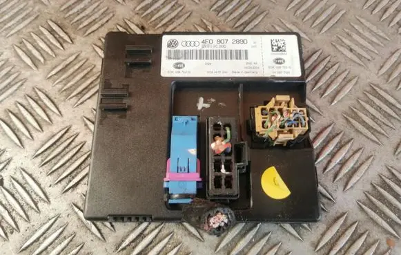 Audi A6 S6 C6 4F Comfort/convenience module 4F0907289D