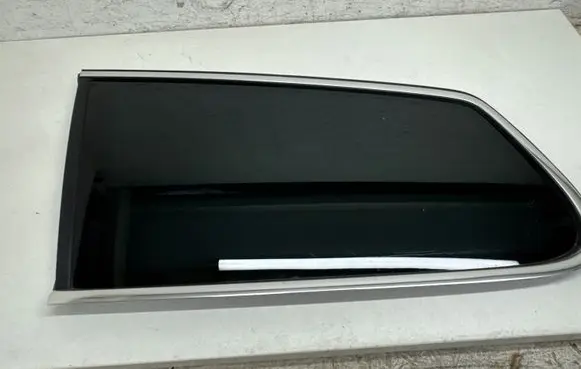 Volkswagen PASSAT B7 Rear side window 3AF845297