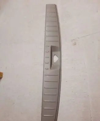 Trunk/boot sill cover protection