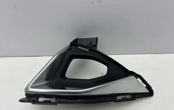 Nissan Qashqai J12 Front bumper lower grill 62257 6UA0A