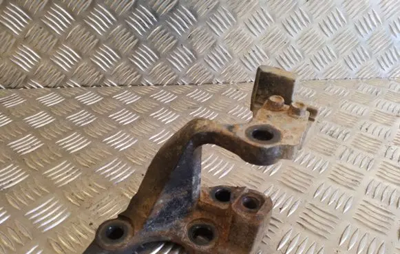 Mazda CX-7 Gearbox mounting bracket T39818