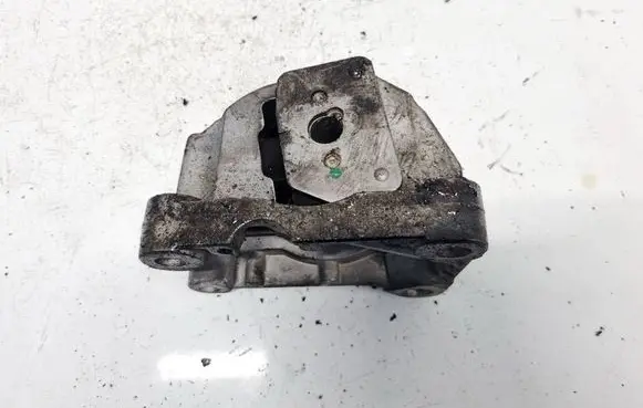 Volvo V70 Engine mount bracket 326d20