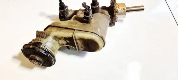 Honda Accord Brake fluid reservoir 