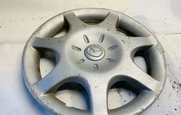 Mazda MPV R14 wheel hub/cap/trim ge4t37170 ge4t-37-170