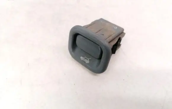 Honda CR-V Tailgate opening switch M8525