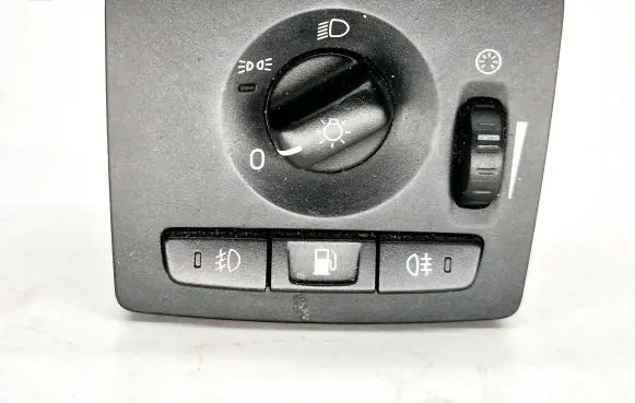 Volvo V50 Light module LCM 30669735 03W51T 19206