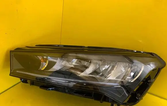 Skoda Enyaq iV Headlight/headlamp 5LB941015