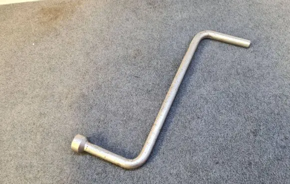 BMW 7 E65 E66 Wheel nut wrench 6758731