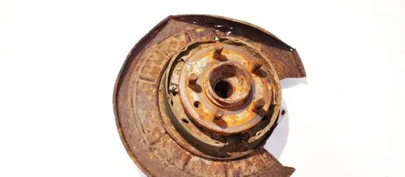 Land Rover Discovery 3 - LR3 Rear wheel hub