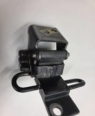 Audi A4 S4 B5 8D Front door lower hinge 8D0831422F
