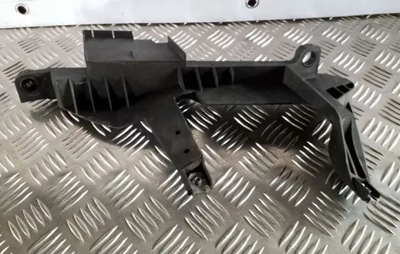 BMW X3 E83 Headlight/headlamp mounting bracket 1301073024