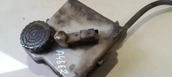 Brake fluid reservoir