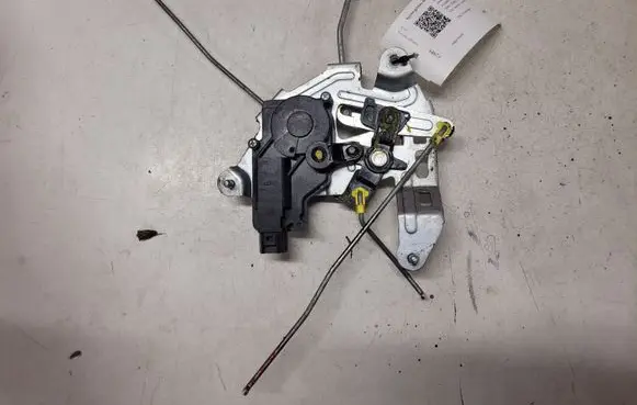 KIA Sorento Tailgate window lock/catch/latch 