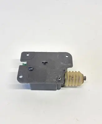 Audi A3 S3 8L Tailgate boot lock/latch motor 8L0827833