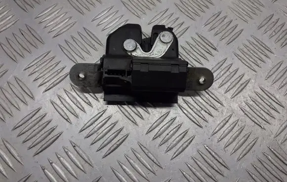 Opel Corsa D Tailgate exterior lock 55701971