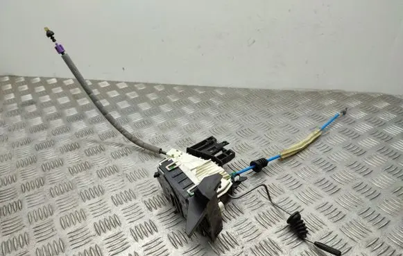 Mercedes-Benz A W176 Rear door lock A2047302735