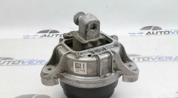 BMW 5 F10 F11 Engine mount bracket 22116781562