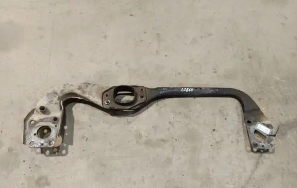 Audi A6 S6 C5 4B Engine mounting bracket 