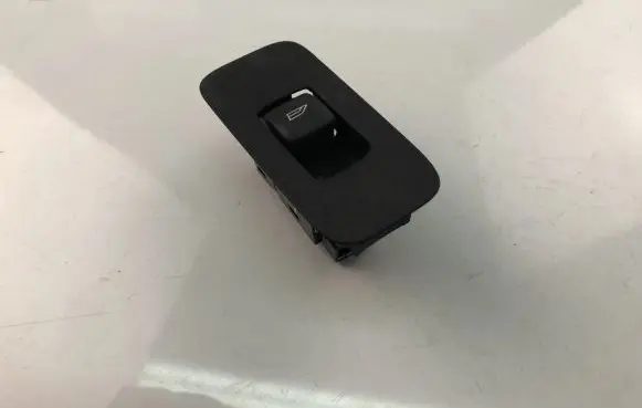 Volvo V40 Electric window control switch 31394840