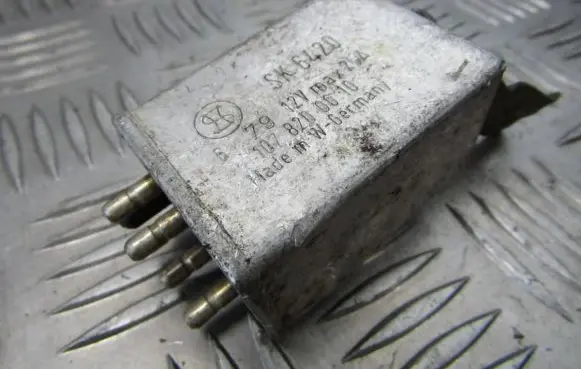 Mercedes-Benz E W123 Other relay 1078200010 sk6420
