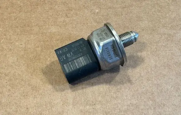 Audi A5 Sportback 8TA Fuel pressure sensor 6K906051A