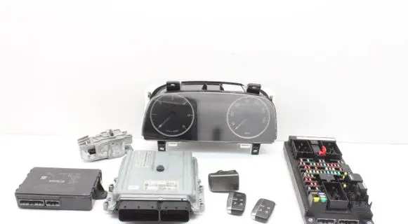 Land Rover Discovery 4 - LR4 Engine ECU kit and lock set EH2212C520PB EH2214F041AD