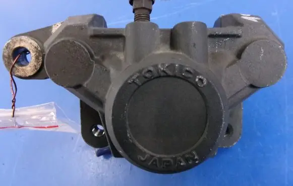 Suzuki Grand Vitara I Rear brake caliper