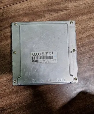 Audi A8 S8 D2 4D Engine control unit/module 4D0907409B 28RTE797 0281001868