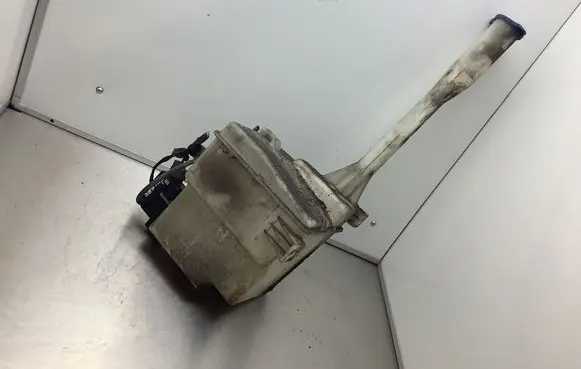Hyundai Santa Fe Windshield washer fluid reservoir/tank 