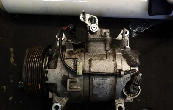 Infiniti FX Air conditioning (A/C) compressor (pump) 926001MS0A